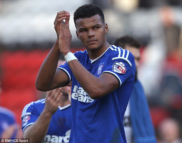 Оуен: Как така ФА реши, че Мингс умишлено настъпи Ибра 