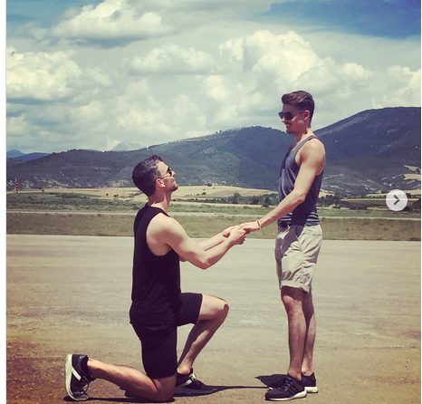 Канадски кънкьор предложи годеж на известен танцьор 