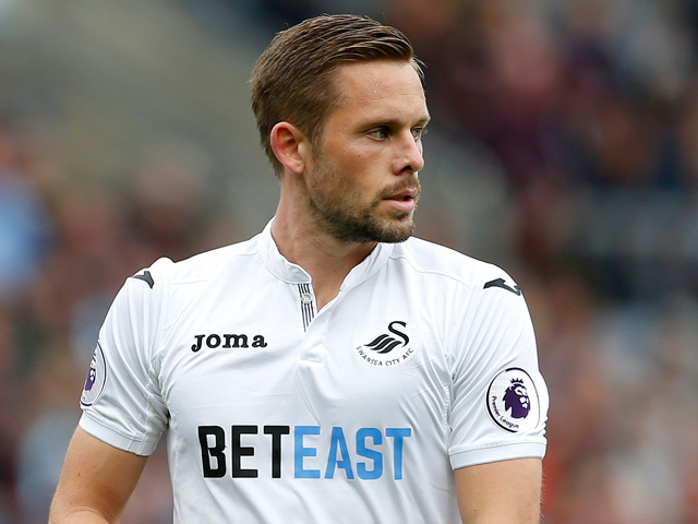 Суонзи отклони оферта на Евертън за Сигурдсон 