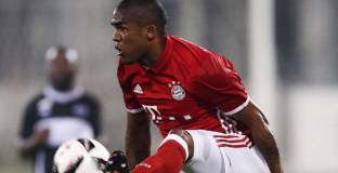 Милан се прицели в Дъглас Коща