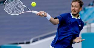  Британски министър не иска Медведев на Уимбълдън