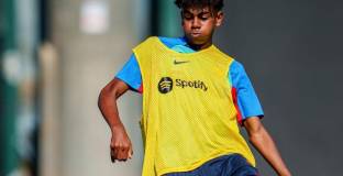  15-годишен талант тренира с Барса