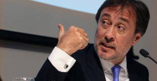 Бивш президент на Барса ще съди Бартомеу