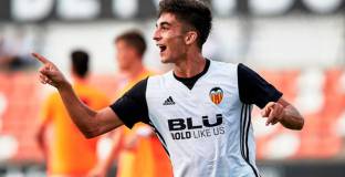 Валенсия категорично ще се противопостави на Барса за Феран Торес 