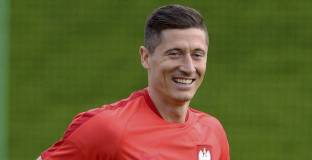 Левандовски остава капитан на националния на Полша 