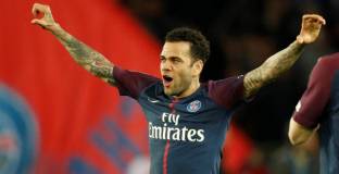 Барселона не планира да връща Алвеш