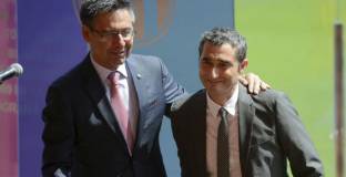 Бартомеу пристигна на базата на Барселона за разговор с Валверде