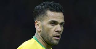 Арсенал и Тотнъм се интересуват от Алвеш