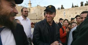 Абрамович: Челси е в безопасност 