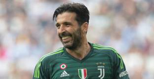 Буфон: Единствено в Юве съм съгласен да бъда втори вратар