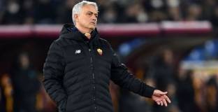 Моуриньо: Работата на журналистите е по-лесна от нашата