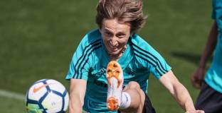 Реал Мадрид ще предложи нов договор на Модрич