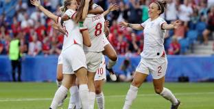 Англия стана първият полуфиналист на женския Мондиал