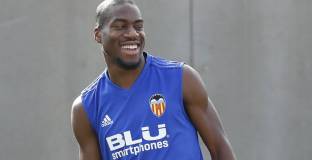 Кондогбиа повече няма да играе през този сезон