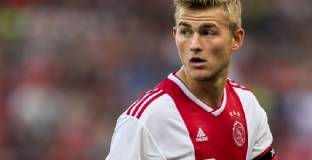 Барселона иска Де Лигт до мача на Аякс с Ювентус