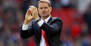 Франк де Бур оглави националния на Нидерландия