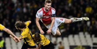 Ювентус все още не може да се договори с Аякс за Де Лигт