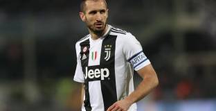 Киелини може да не играе срещу Аякс