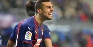 Арсенал разглежда играч на Ейбар като заместник на Рамзи