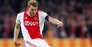 Де Лигт се отказа от Барселона