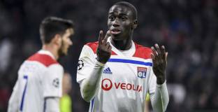 Наполи и Реал ще се борят за Менди