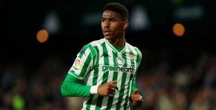 Трансферът на Фирпо в Барселона е пред провал