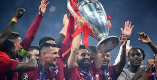 Висшата лига е готова да организира нелепа церемония за Ливърпул