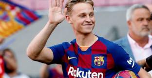 Де Йонг лайкна пост за уволнение на Валверде