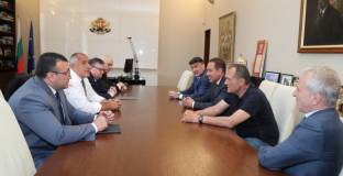 Божков към феновете на Левски: Трябва да сте 10 000 души и да говорите с Борисов за бизнеса ми