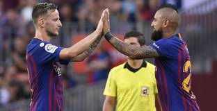 Барселона иска да продаде Видал и Ракитич