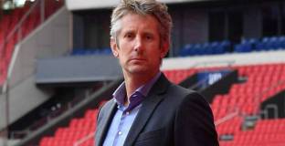 Ван дер Сар може да замени Еду  в Арсенал 