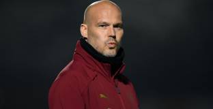 Юнгберг иска от играчите си да свалят ръчната спирачка