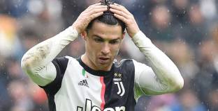 Журналист: Роналдо седеше в автомобила си по време на церемонията