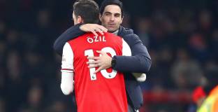 Йозил не разбира отношението на Артета