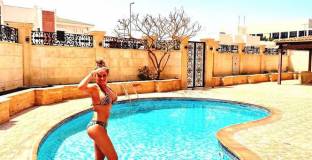 Бивш модел на Playboy ще купува клуб