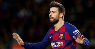 Барселона удължи с четирима