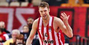 Везенков продължи с Олимпиакос 