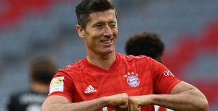 Румениге: Левандовски на 35 г. ще е по-добър от Роналдо