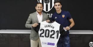 Валенсия постави клауза от 100 милиона на 18-годишен 