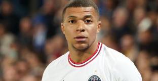 Мбапе е подложен на натиск да остане в ПСЖ