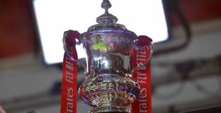 Финалите за купите могат да са със зрители