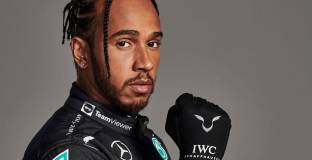 Бащата на Хамилтън коментира инцидента с Верстапен