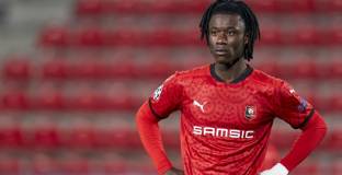 Ман Юнайтед хвърли око на Камавинга