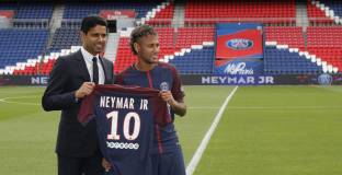 Неймар получава по 6.5 милиона за да се държи вежливо 