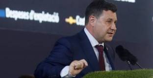  Барселона ще намалява заплатите