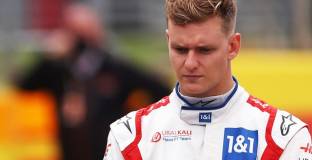 Мик Шумахер ще продължи с Хаас