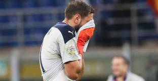 Бащата на Донарума коментира освиркванията на феновете