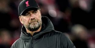 Клоп се опасява от грубияните от Евертън