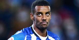   Нюкасъл няма да купува Диаби и Исак