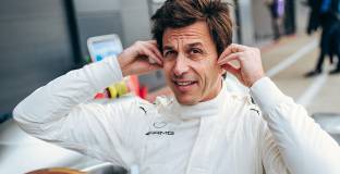   Волф: Изпитвам удоволствие от работата на Ръсел и Хамилтън